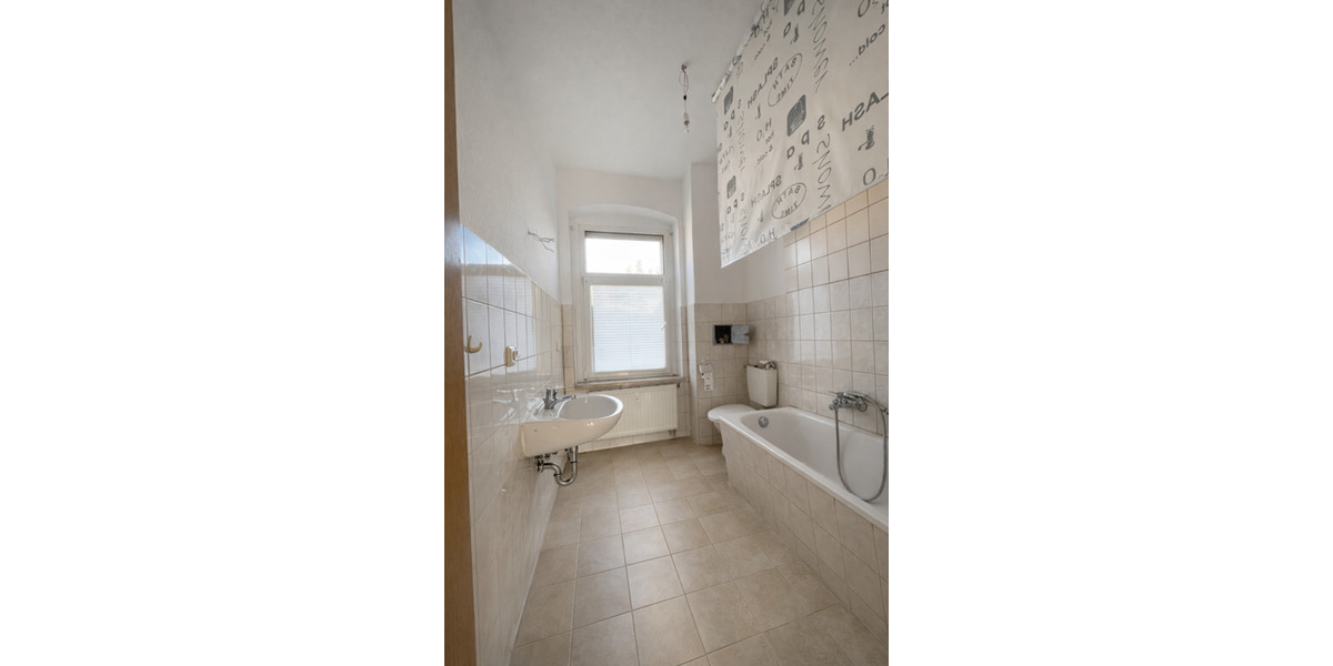 Erdgeschoßwohnung Werdau - 2 Zimmer, 47 m&sup2;, 300&euro; | Angebot:25830299