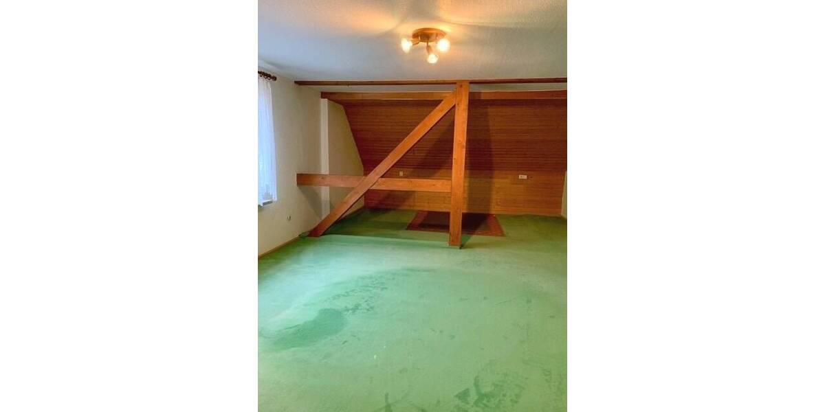 Doppelhaushälfte Reichenbach - 6 Zimmer, 165 m&sup2;, 98.000&euro; | Angebot:25662099