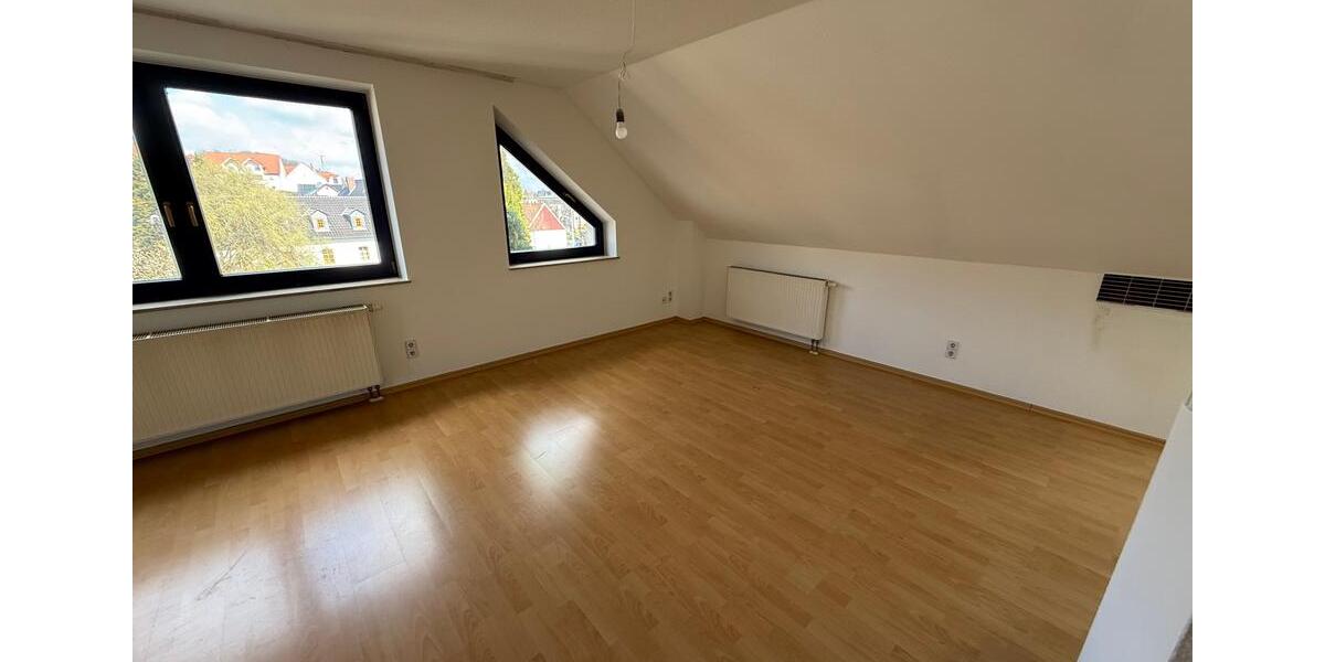 Dachgeschoßwohnung Zwickau Zwickau-Nord - 3 Zimmer, 99 m&sup2;, 620&euro; | Angebot:25753769