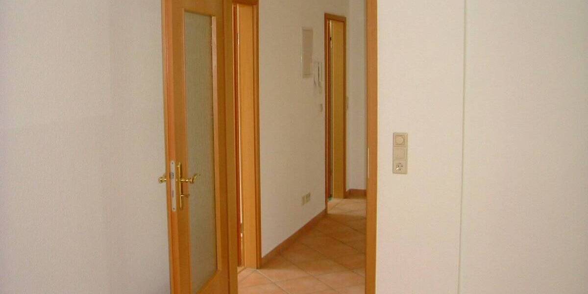 Etagenwohnung Zwickau Innenstadt - 2 Zimmer, 66 m&sup2;, 71.500&euro; | Angebot:25707518