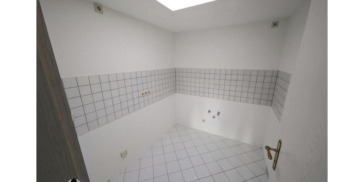 Dachgeschoßwohnung Zwickau - 2 Zimmer, 55 m&sup2;, 270&euro; | Angebot:25945659