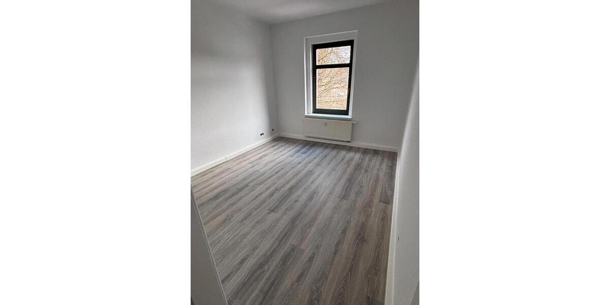 Etagenwohnung Aue-Bad Schlema Bad Schlema - 3 Zimmer, 85 m&sup2;, 440&euro; | Angebot:25362045