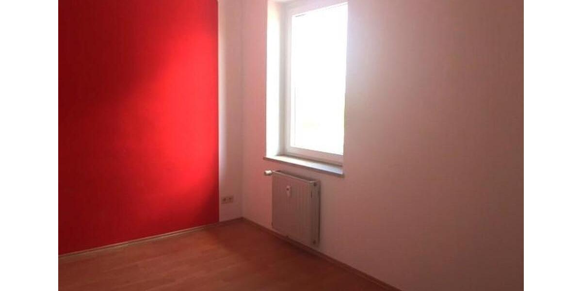 Etagenwohnung Reichenbach im Vogtland - 6 Zimmer, 133 m&sup2;, 699&euro; | Angebot:25919813