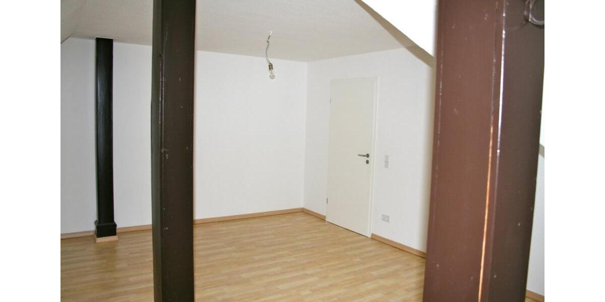 Dachgeschoßwohnung Gornsdorf - 3 Zimmer, 69 m&sup2;, 410&euro; | Angebot:20774563