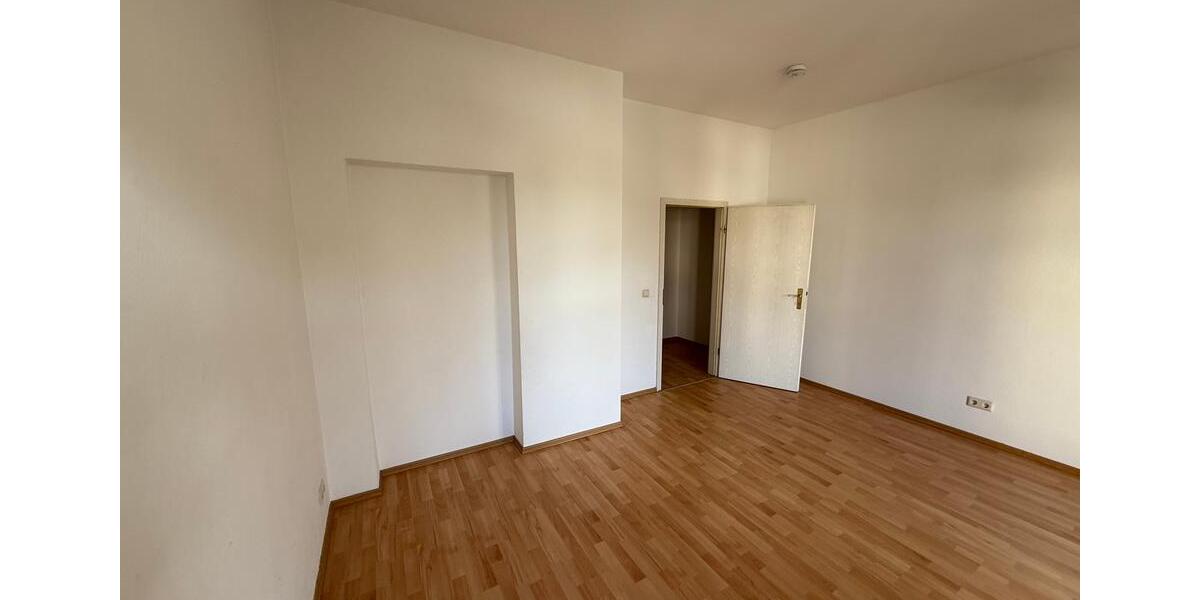 Etagenwohnung Zwickau - 5 Zimmer, 118 m&sup2;, 699&euro; | Angebot:25756475