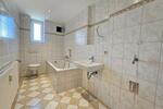 Dachgeschoßwohnung Aue-Bad Schlema Bad Schlema - 3 Zimmer, 84 m&sup2;, 463&euro; | Angebot:26251360