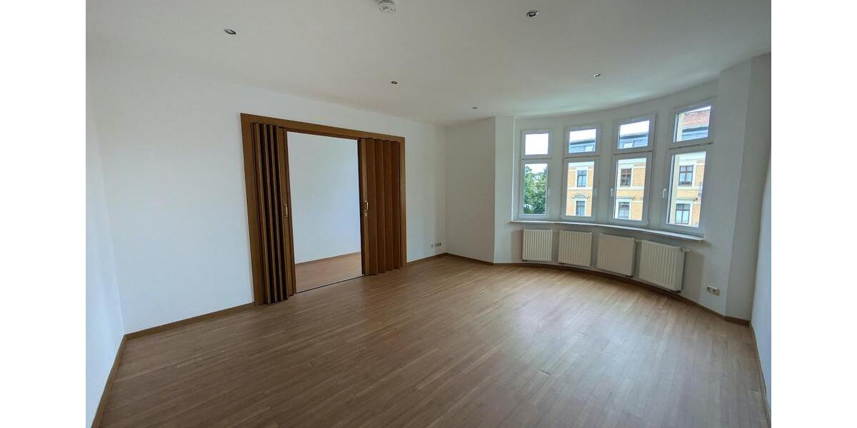 Etagenwohnung Zwickau - 8 Zimmer, 222 m&sup2;, 1.350&euro; | Angebot:25945632