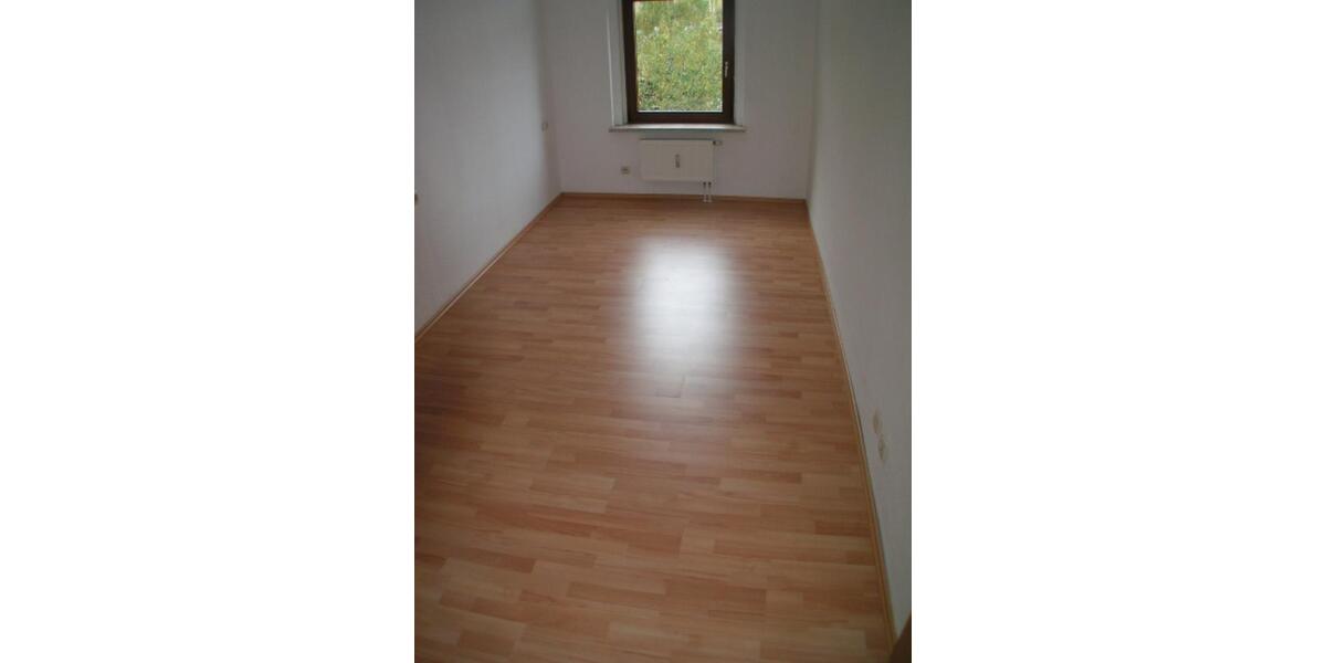 Etagenwohnung Werdau - 5 Zimmer, 125 m&sup2;, 650&euro; | Angebot:23408914