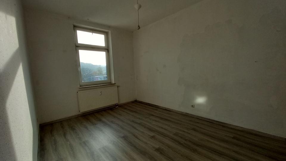 Etagenwohnung Crimmitschau - 3 Zimmer, 78 m&sup2;, 470&euro; | Angebot:25919809
