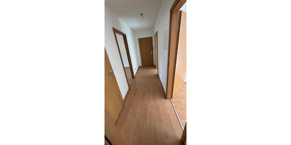 Etagenwohnung Werdau - 2 Zimmer, 60 m&sup2;, 400&euro; | Angebot:21650786