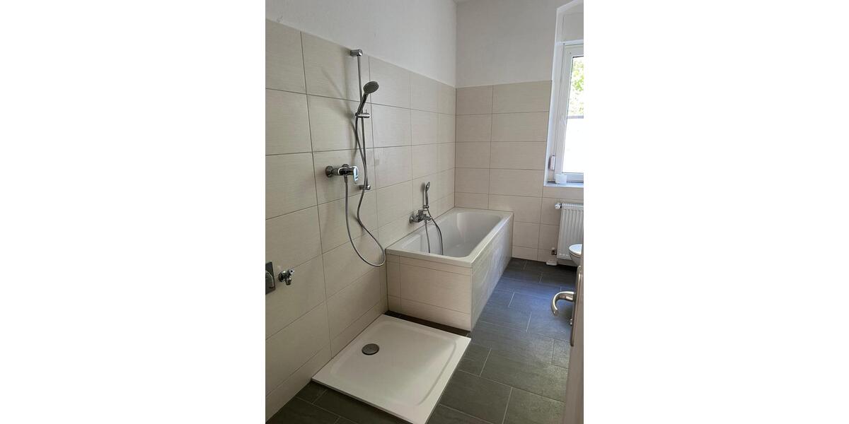 Hochparterre Schmölln - 3 Zimmer, 90 m&sup2;, 585&euro; | Angebot:20674096