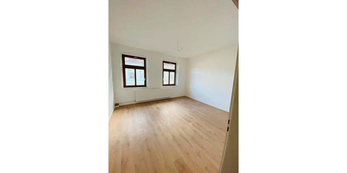Etagenwohnung Meerane - 2 Zimmer, 67 m&sup2;, 335&euro; | Angebot:26039494