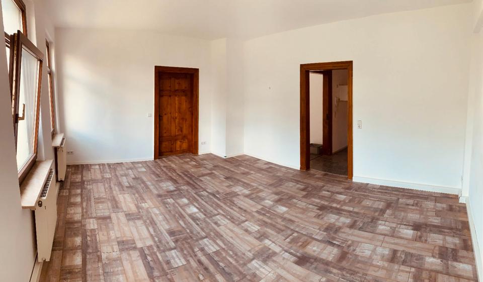 Etagenwohnung Glauchau - 3 Zimmer, 72 m&sup2;, 350&euro; | Angebot:25917461