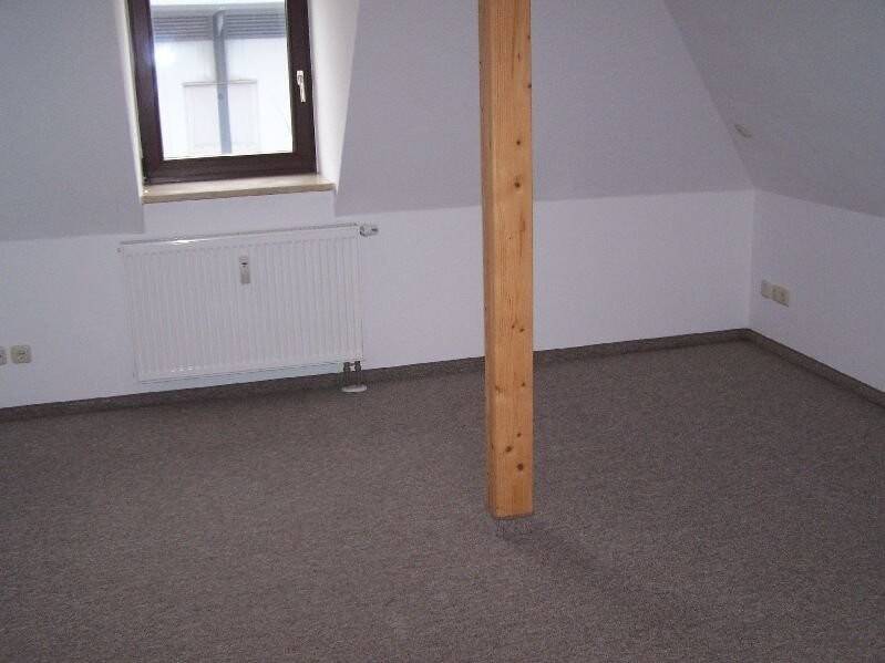 Etagenwohnung Zwickau Innenstadt - 3 Zimmer, 88 m&sup2;, 550&euro; | Angebot:25670162
