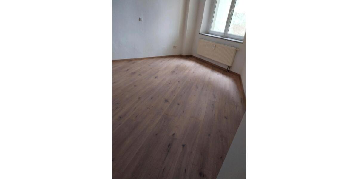 Erdgeschoßwohnung Meerane - 4 Zimmer, 90 m&sup2;, 570&euro; | Angebot:25859242