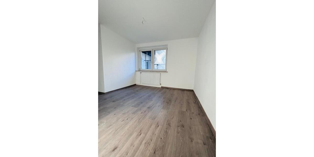 Erdgeschoßwohnung Meerane - 2 Zimmer, 50 m&sup2;, 395&euro; | Angebot:25270944