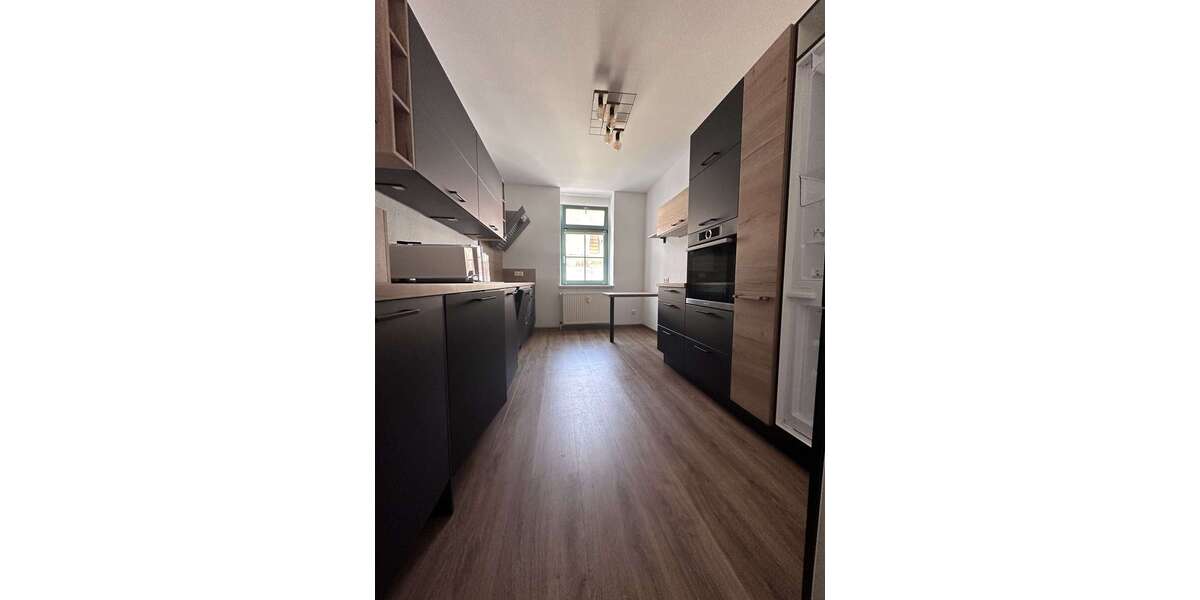 Etagenwohnung Zwickau Innenstadt - 3 Zimmer, 90 m&sup2;, 557&euro; | Angebot:26017889