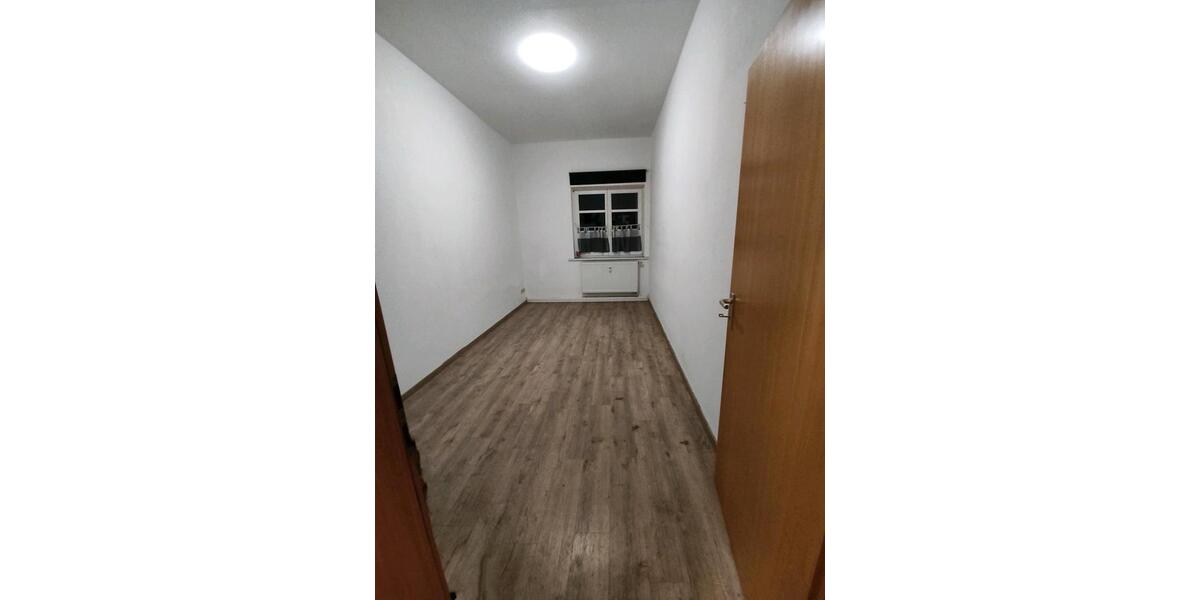 Etagenwohnung Hohenstein-Ernstthal Ernstthal - 4 Zimmer, 96 m&sup2;, 576&euro; | Angebot:25165034