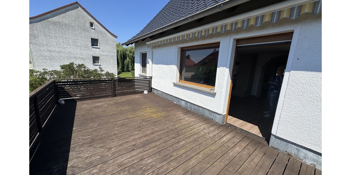 Großzügiges Einfamilienhaus mit Sauna, Sonnenterrasse und drei Garagen in Berga-Wünschendorf. - Einfamilienhaus Berga-Wünschendorf Wünschendorf | Angebot:27266296