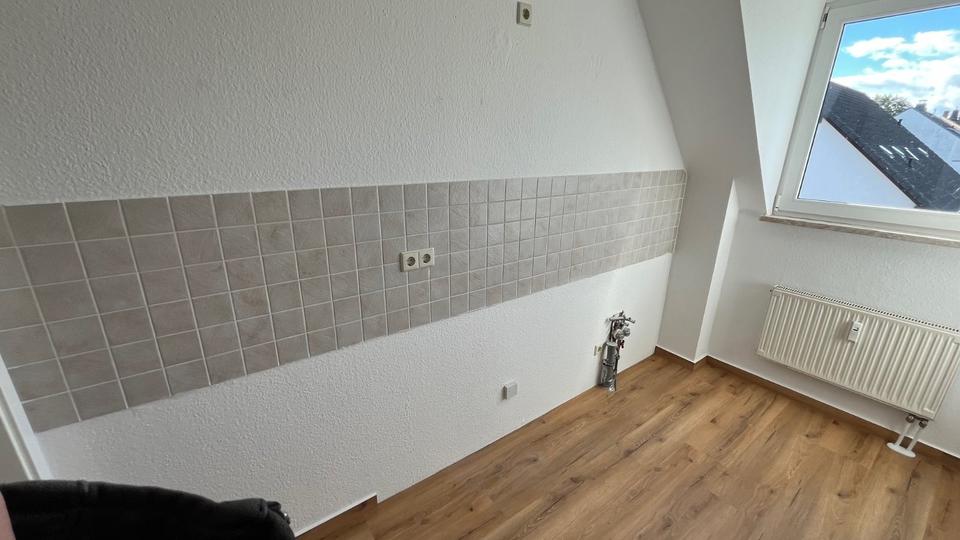 Dachgeschoßwohnung Reichenbach im Vogtland - 3 Zimmer, 77 m&sup2;, 464&euro; | Angebot:25056006