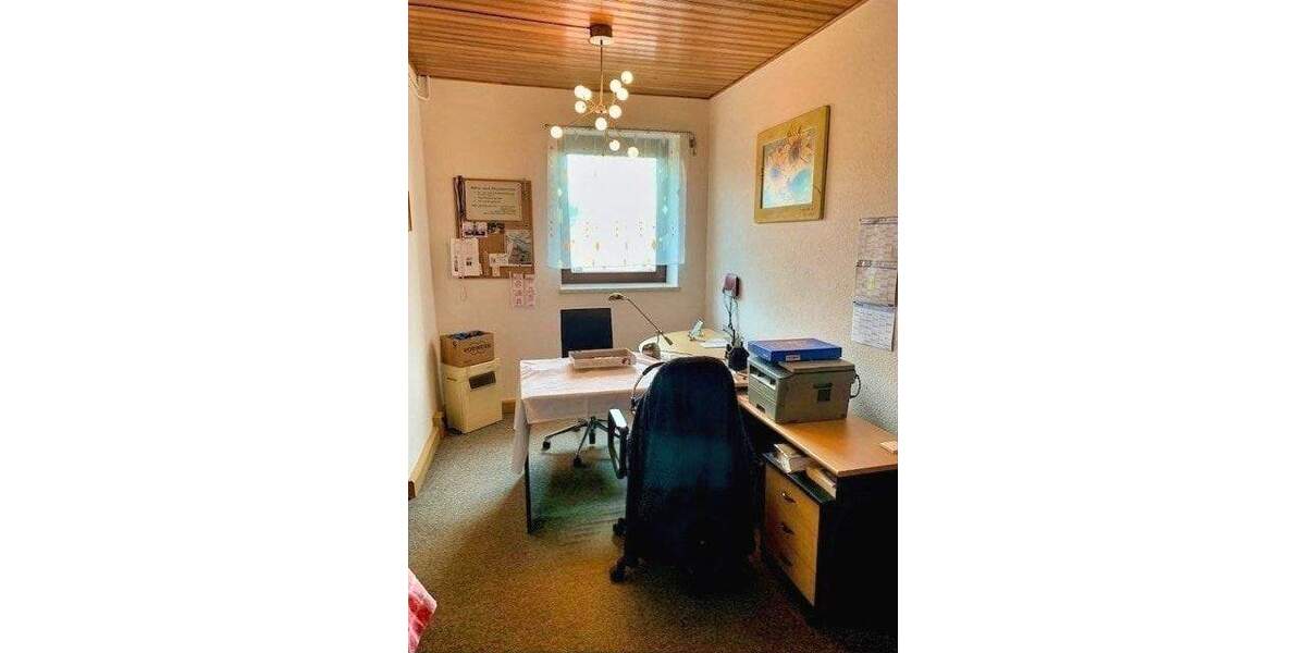 Einfamilienhaus Lengenfeld - 6 Zimmer, 168 m&sup2;, 195.000&euro; | Angebot:25776185