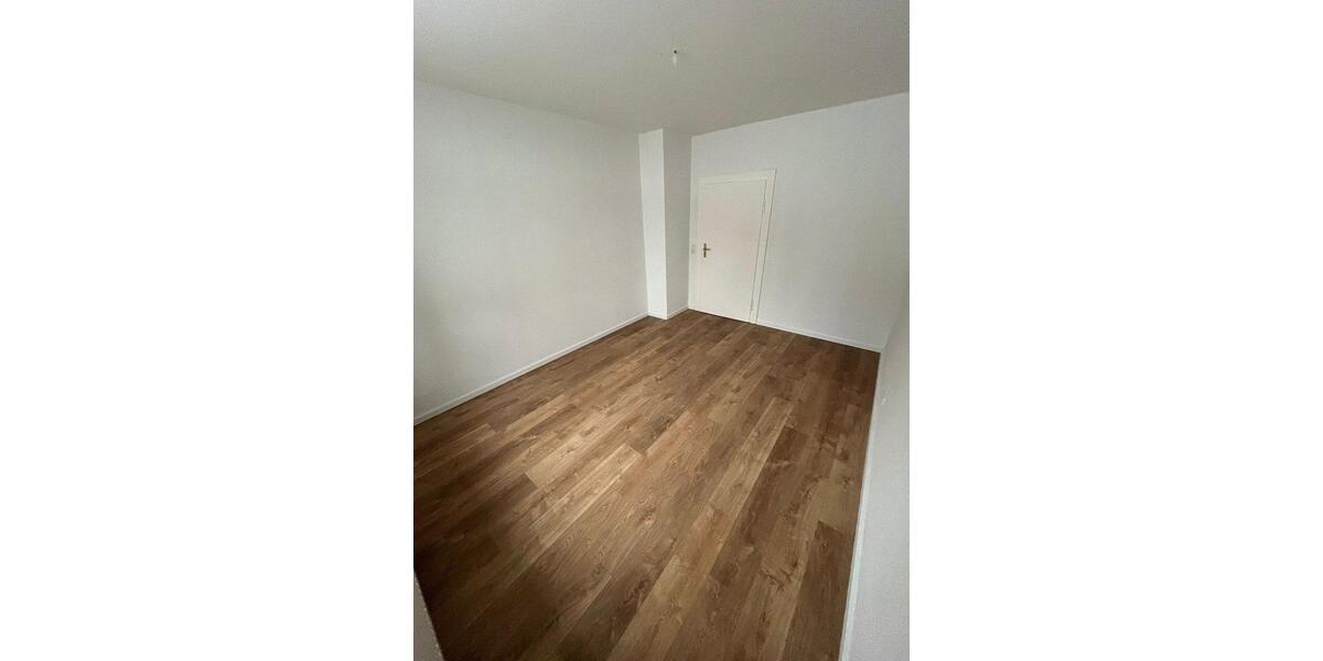 Etagenwohnung Glauchau - 2 Zimmer, 53 m&sup2;, 310&euro; | Angebot:25106967