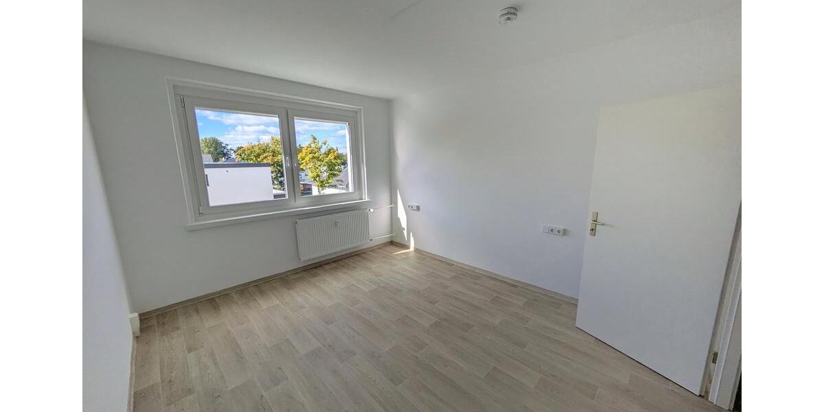 Etagenwohnung Limbach-Oberfrohna Oberfrohna - 3 Zimmer, 69 m&sup2;, 428&euro; | Angebot:25945715