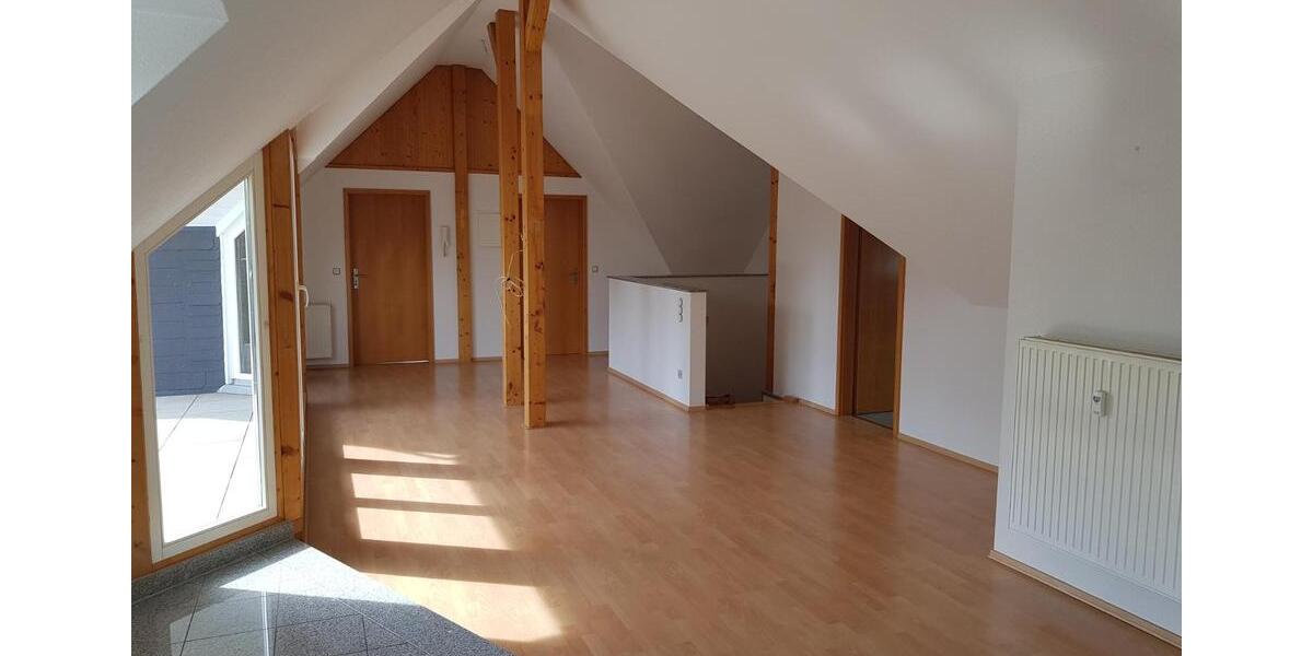 Dachgeschoßwohnung Hohenstein-Ernstthal Ernstthal - 3 Zimmer, 85 m&sup2;, 640&euro; | Angebot:25255010