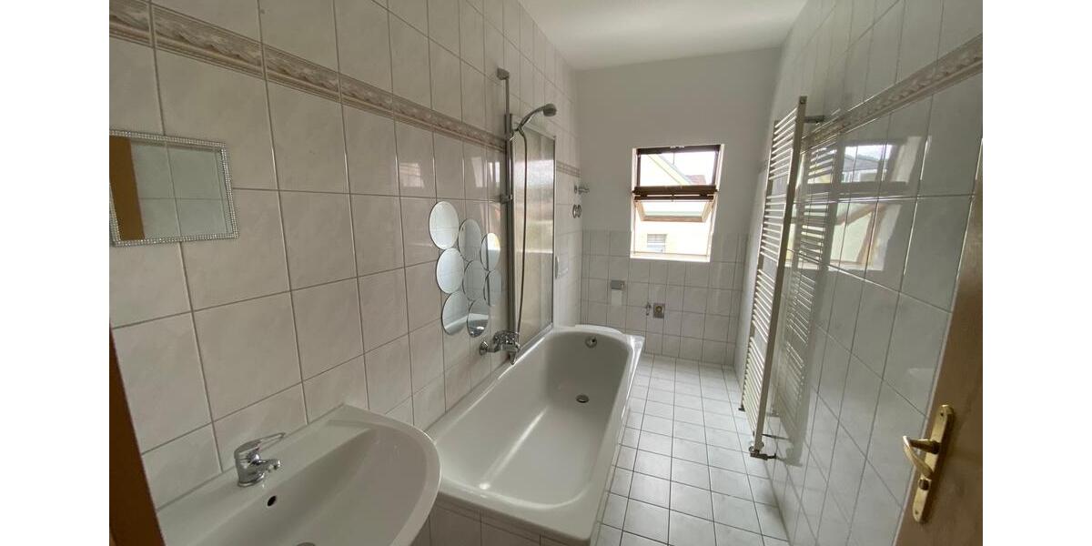 Etagenwohnung Werdau - 2 Zimmer, 55 m&sup2;, 290&euro; | Angebot:17202540