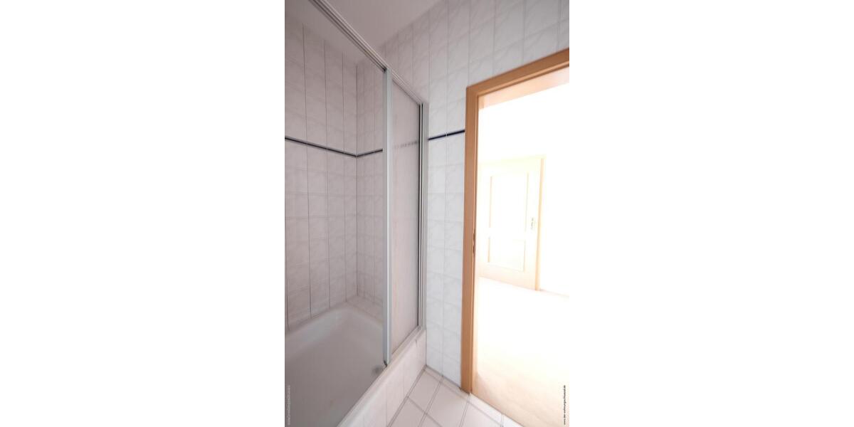 Etagenwohnung Werdau - 1 Zimmer, 70 m&sup2;, 325&euro; | Angebot:25790182