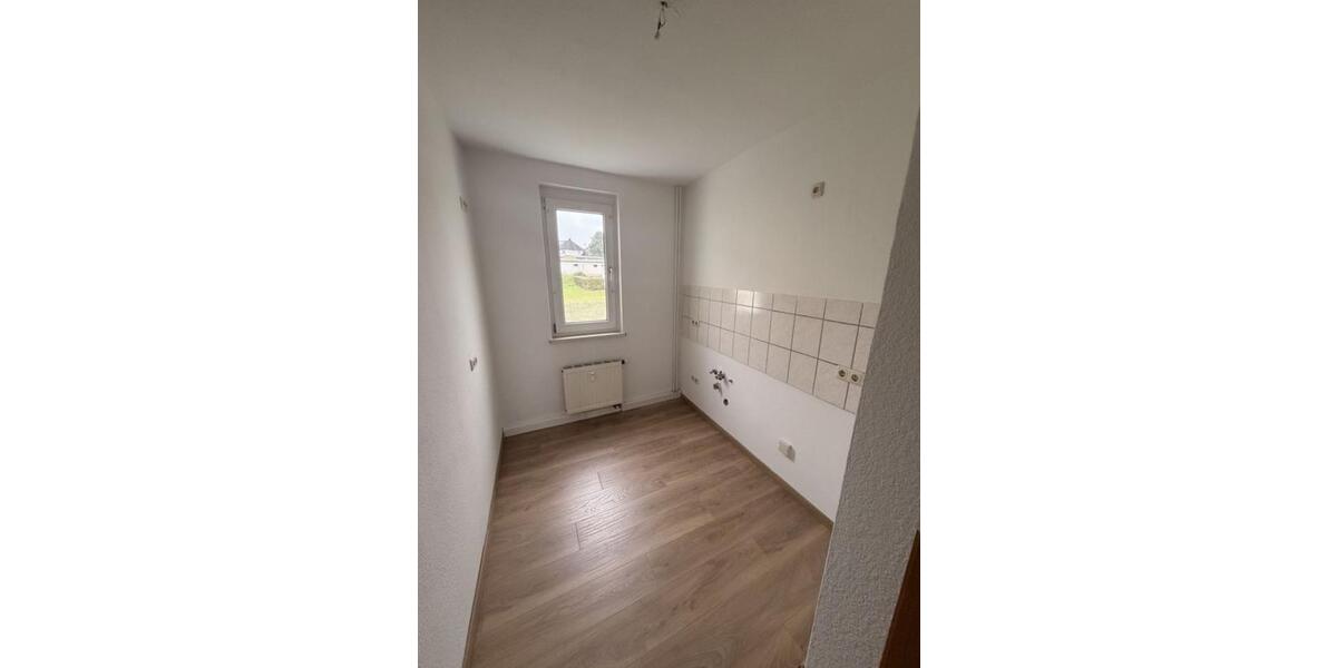 Etagenwohnung Crimmitschau - 2 Zimmer, 46 m&sup2;, 250&euro; | Angebot:25654754