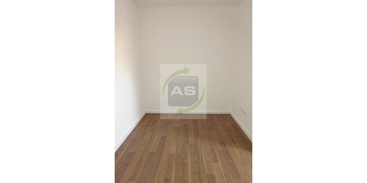 Dachgeschoßwohnung Zwickau - 5 Zimmer, 133 m&sup2;, 950&euro; | Angebot:23792815