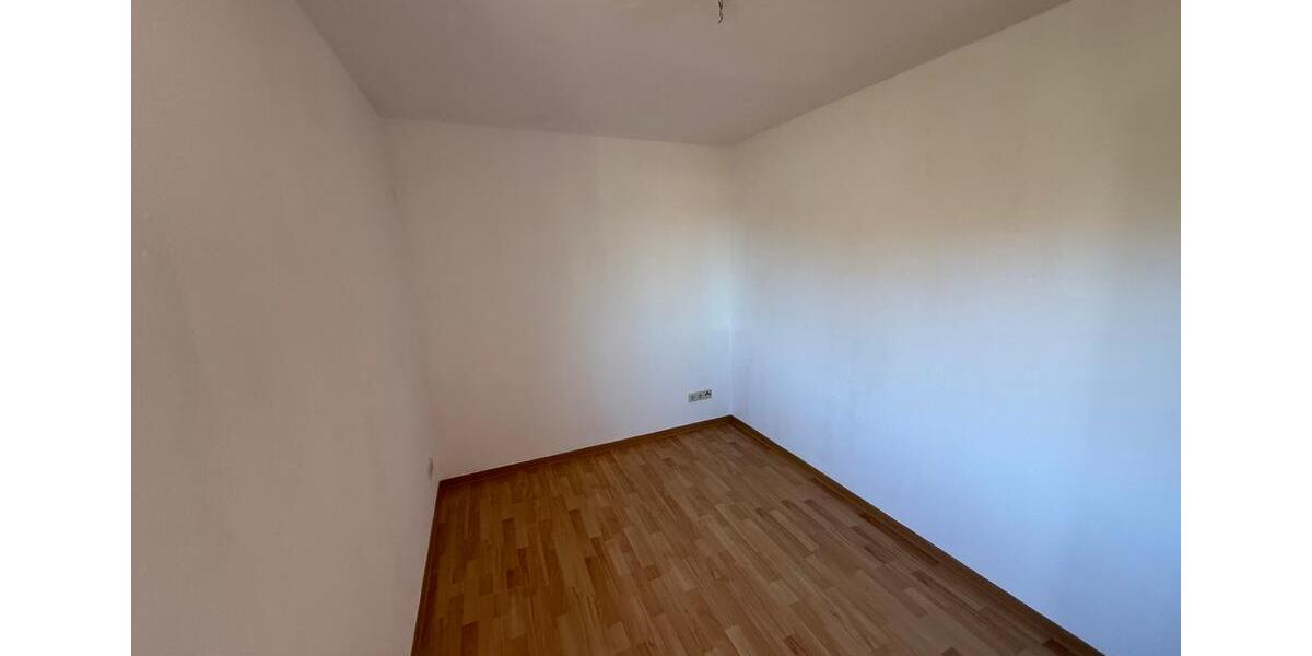 Maisonettenwohnung Reichenbach im Vogtland - 4 Zimmer, 81 m&sup2;, 405&euro; | Angebot:25383068