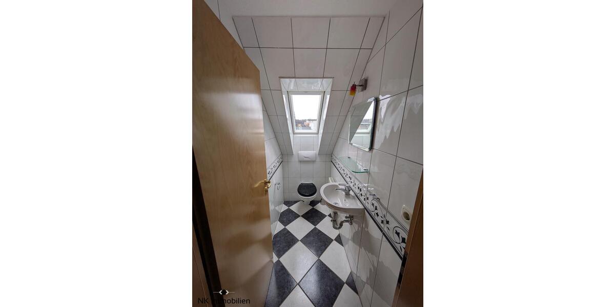 Dachgeschoßwohnung Zwickau - 4 Zimmer, 95 m&sup2;, 620&euro; | Angebot:25945678