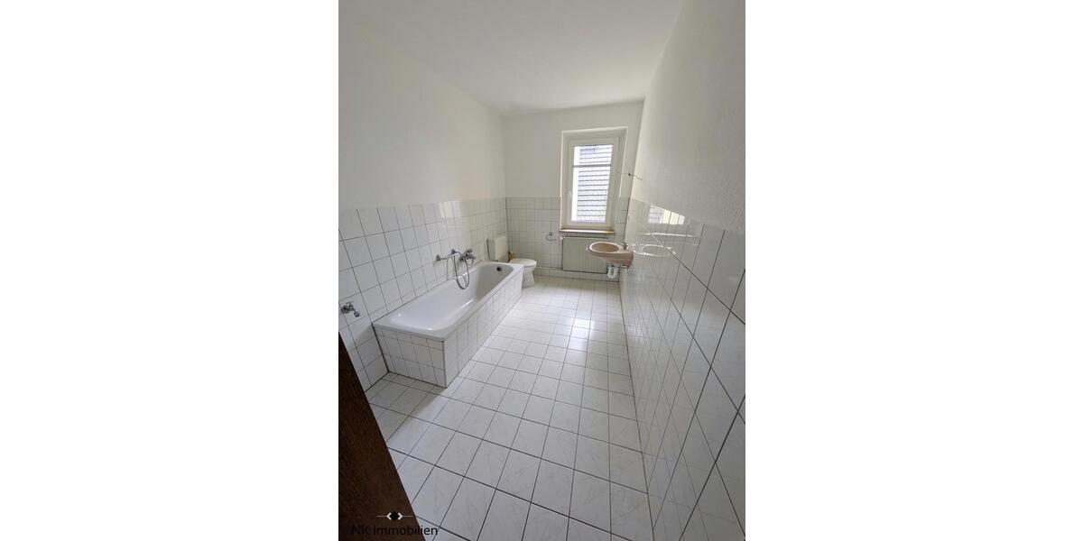Etagenwohnung Waldenburg - 2 Zimmer, 76 m&sup2;, 300&euro; | Angebot:25945718