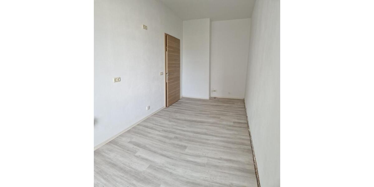 Etagenwohnung Limbach-Oberfrohna Oberfrohna - 5 Zimmer, 139 m&sup2;, 810&euro; | Angebot:26675798
