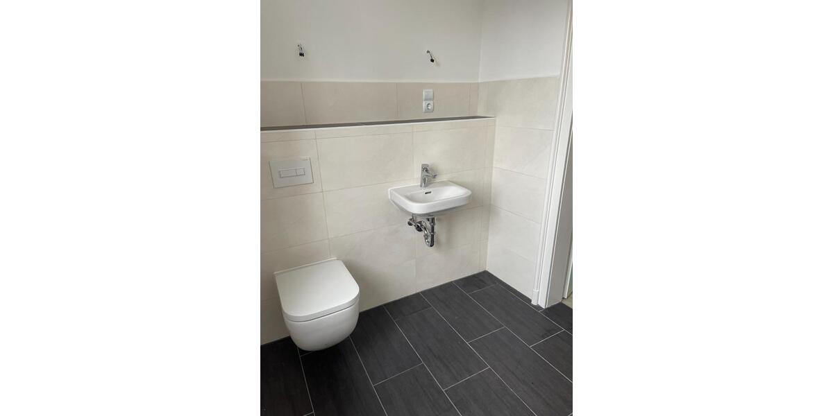 Etagenwohnung Glauchau - 3 Zimmer, 105 m&sup2;, 1.000&euro; | Angebot:24781604