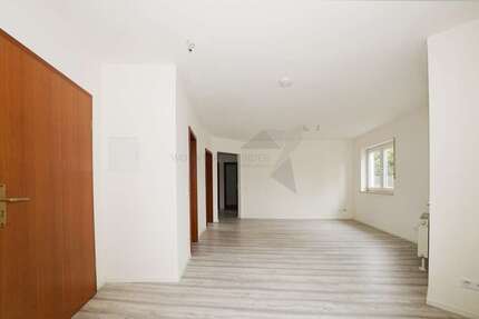 Wohnung Meerane - 3 Zimmer, 61 m&sup2;, 323&euro; | Angebot:25197739