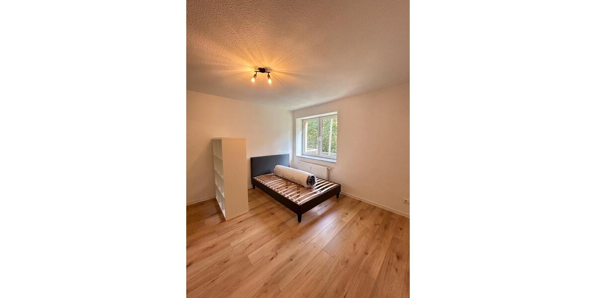 Hochparterre Zwickau Auerbach - 1.5 Zimmer, 42 m&sup2;, 295&euro; | Angebot:25255331