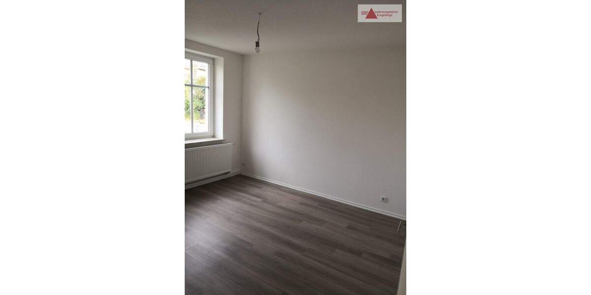 Etagenwohnung Hohndorf - 2 Zimmer, 47 m&sup2;, 260&euro; | Angebot:25688333