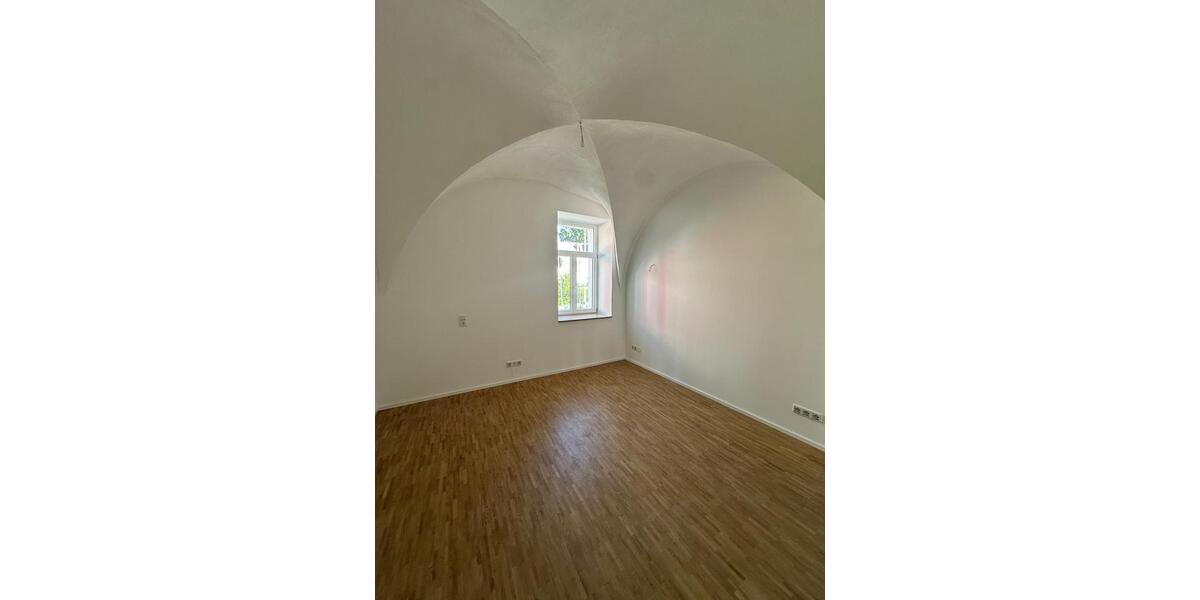 Terrassenwohnung Glauchau - 4.5 Zimmer, 130 m&sup2;, 1.465&euro; | Angebot:20442292