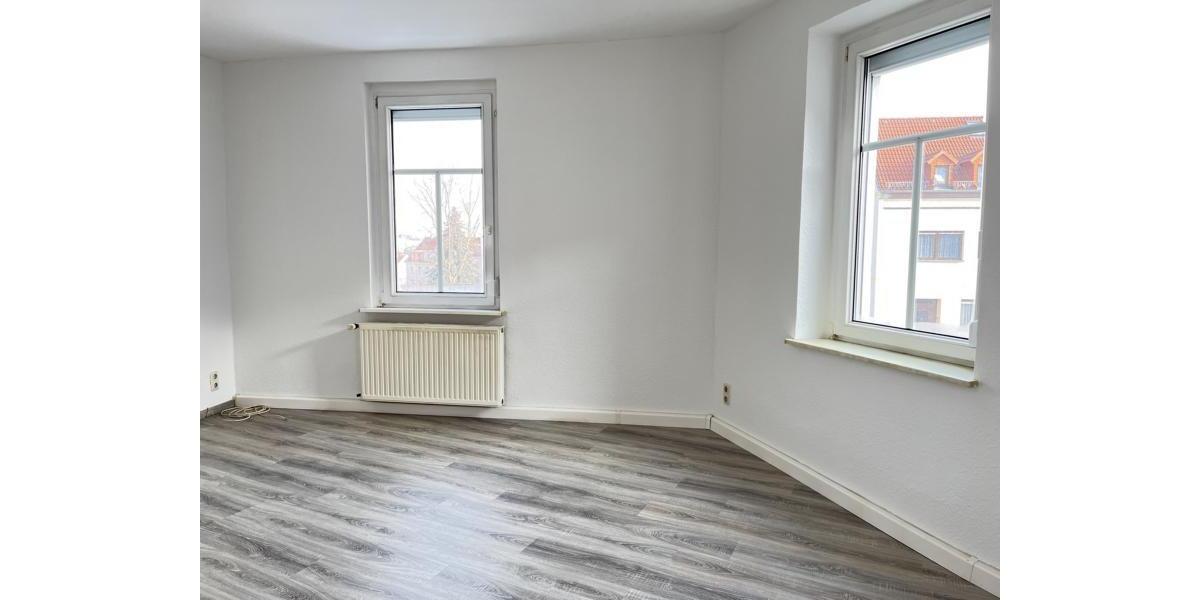 Etagenwohnung Meerane - 3.5 Zimmer, 85 m&sup2;, 445&euro; | Angebot:24677183