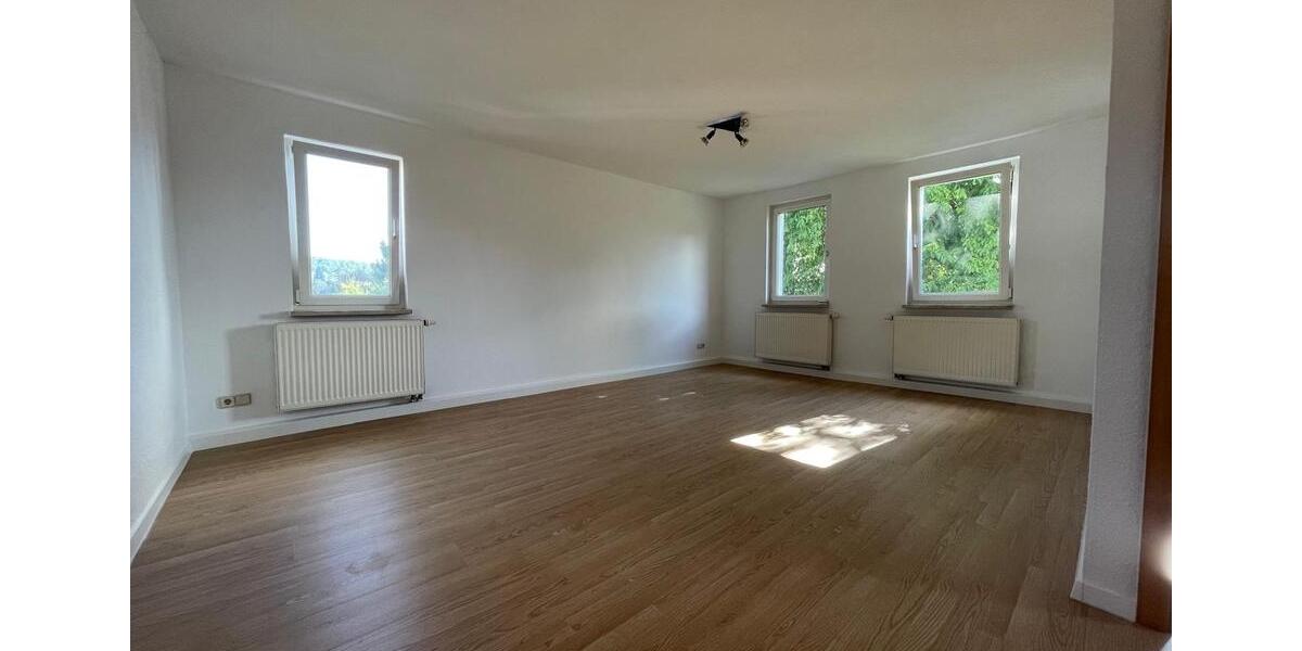 Etagenwohnung Schmölln - 2 Zimmer, 54 m&sup2;, 300&euro; | Angebot:23635135
