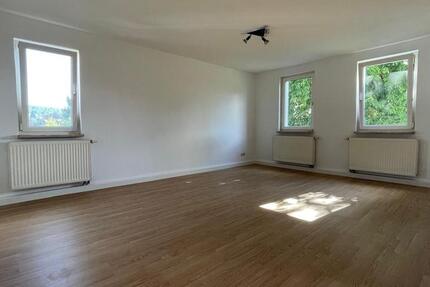 Wohnung Schmölln - 2 Zimmer, 54 m&sup2;, 300&euro; | Angebot:23635135