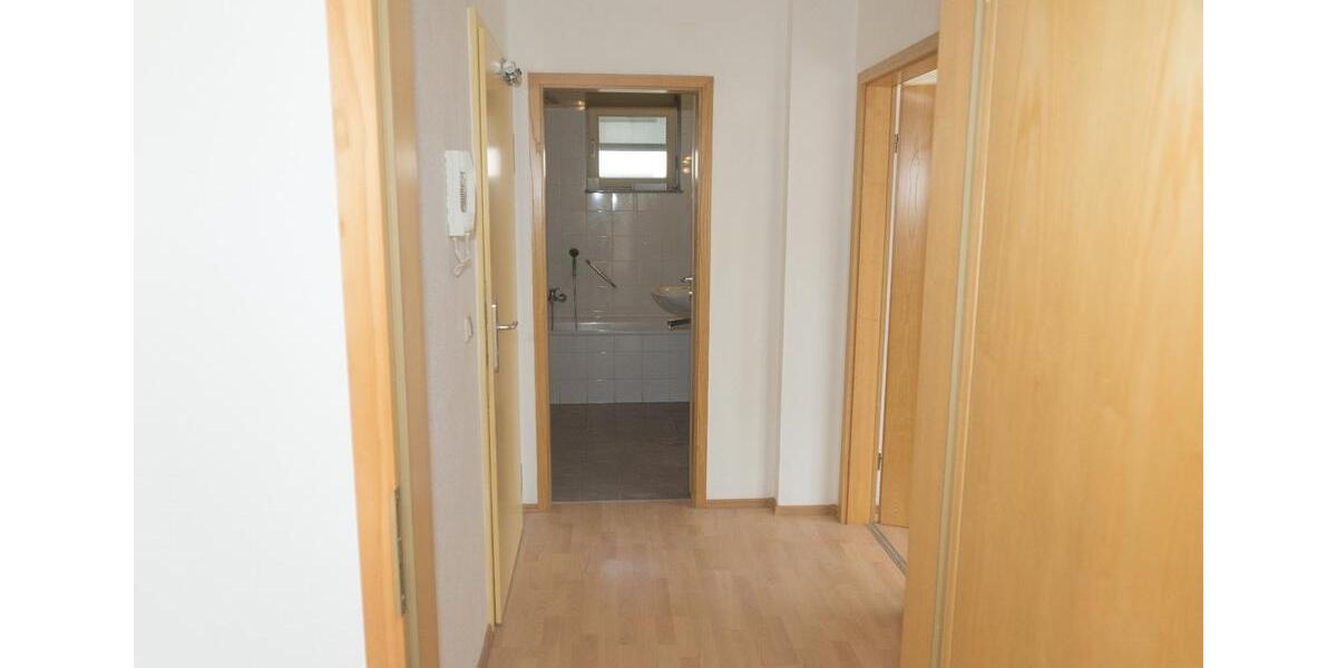 Erdgeschoßwohnung Hohenstein-Ernstthal Ernstthal - 2 Zimmer, 60 m&sup2;, 330&euro; | Angebot:25369422
