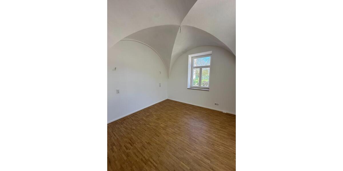 Terrassenwohnung Glauchau - 4.5 Zimmer, 130 m&sup2;, 1.465&euro; | Angebot:20442292