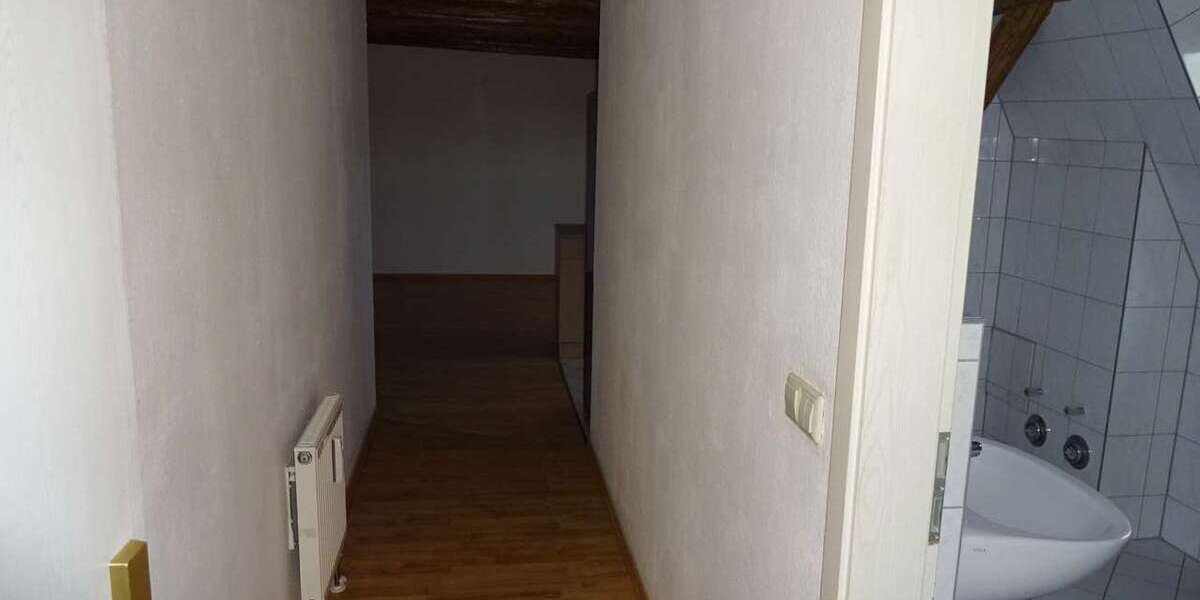 Etagenwohnung Zwickau Innenstadt - 2 Zimmer, 62 m&sup2;, 59.000&euro; | Angebot:25707460