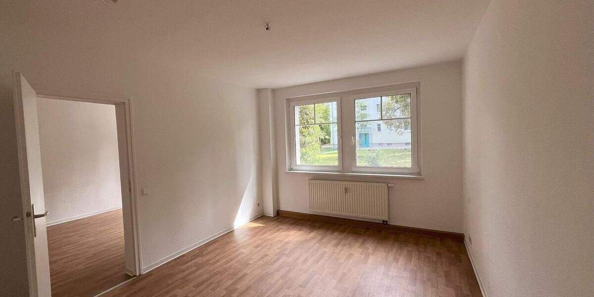 Etagenwohnung Zwickau Eckersbach - 2 Zimmer, 50 m&sup2;, 299&euro; | Angebot:25800104