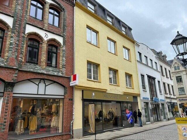 Etagenwohnung Zwickau Innenstadt - 3 Zimmer, 132 m&sup2;, 925&euro; | Angebot:25880935