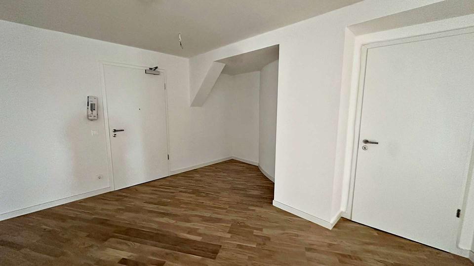 Dachgeschoßwohnung Zwickau - 3 Zimmer, 115 m&sup2;, 1.020&euro; | Angebot:23808992